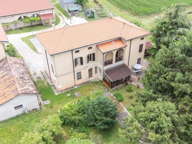 Villa in vendita a Curtatone MN