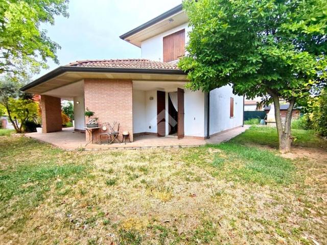 Villa in vendita a Curtatone MN