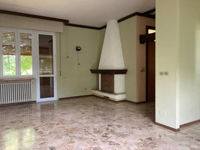 Villa in vendita a Curtatone MN