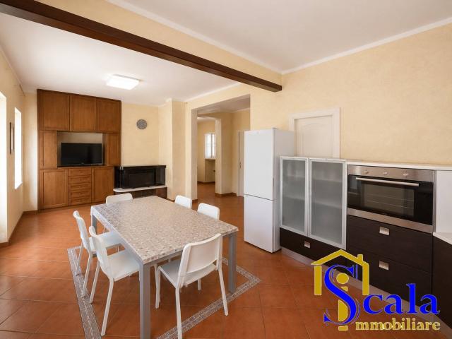 Villa in vendita a Curti