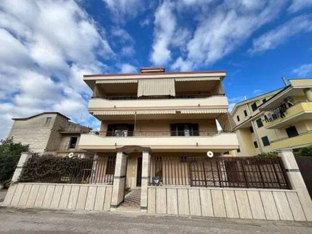 Villa in vendita a Curti CE
