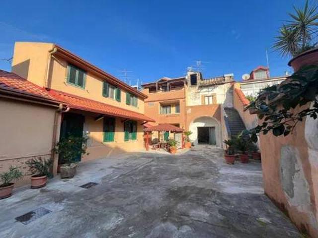 Villa in vendita a Curti CE