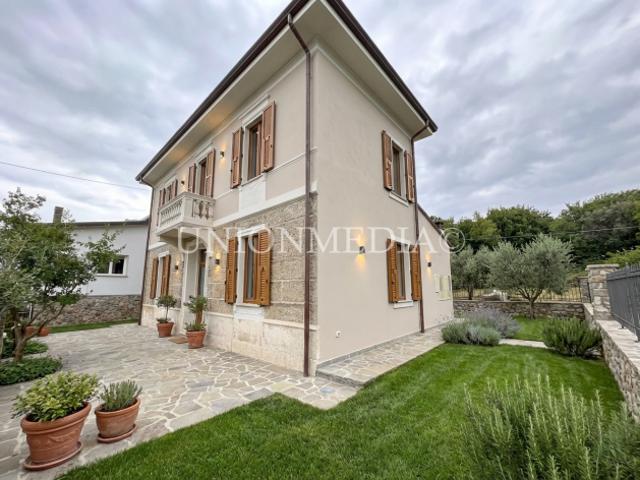 Villa in vendita a Ameglia