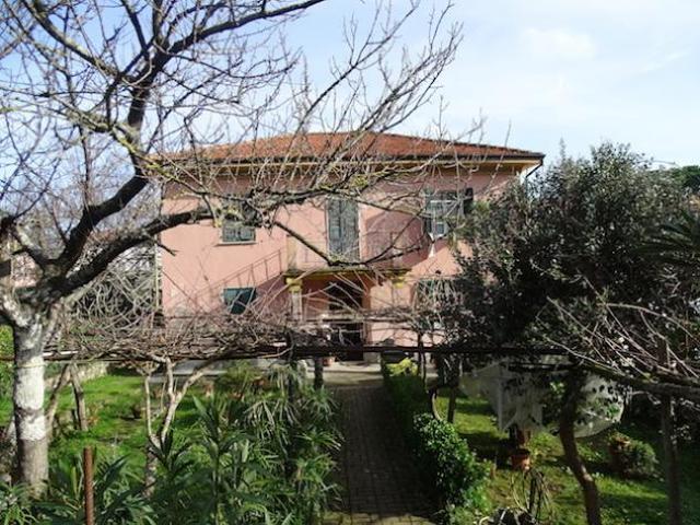 Villa in vendita a Ameglia
