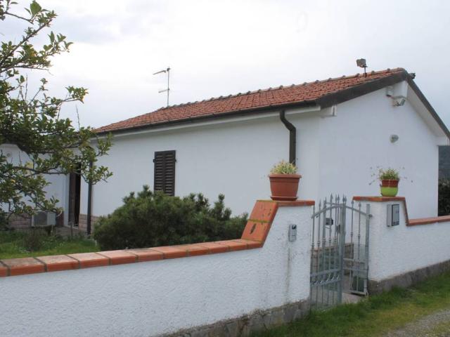 Villa in vendita a Ameglia SP