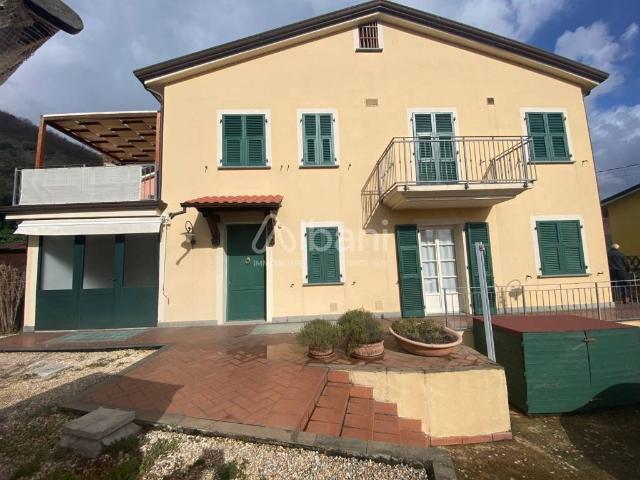 Villa in vendita a Ameglia SP
