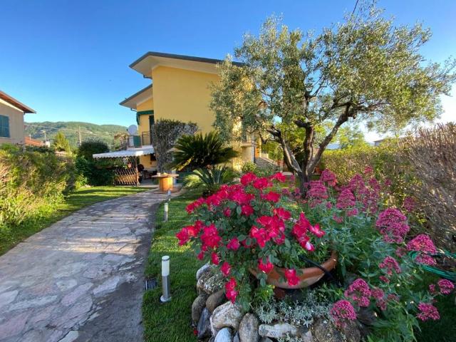 Villa in vendita a Ameglia SP