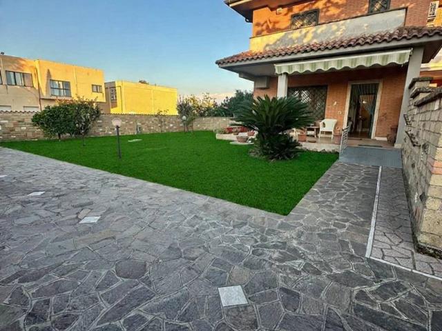 Villa in vendita a Anzio RM