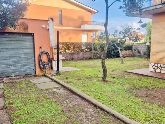 Villa in vendita a Anzio RM