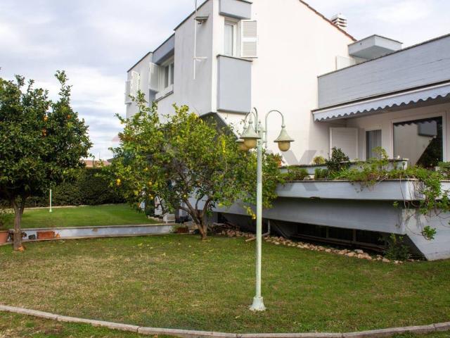 Villa in vendita a Anzio RM
