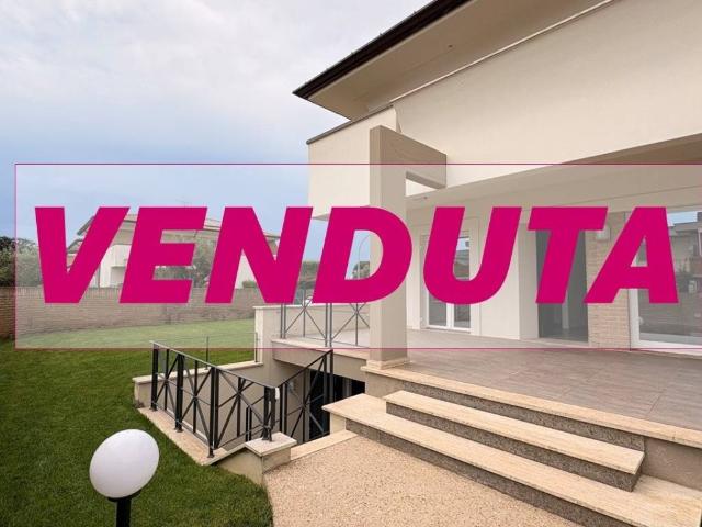 Villa in vendita a Anzio RM