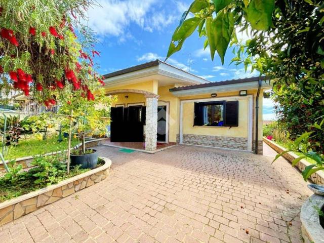 Villa in vendita a Anzio RM