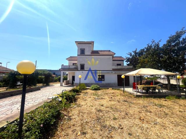 Villa in vendita a Anzio RM