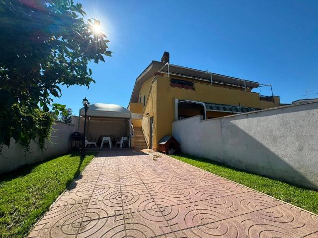 Villa in vendita a Anzio RM