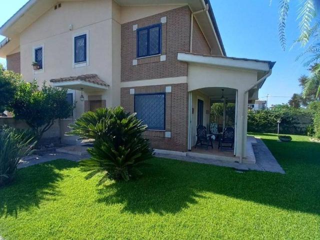 Villa in vendita a Anzio RM