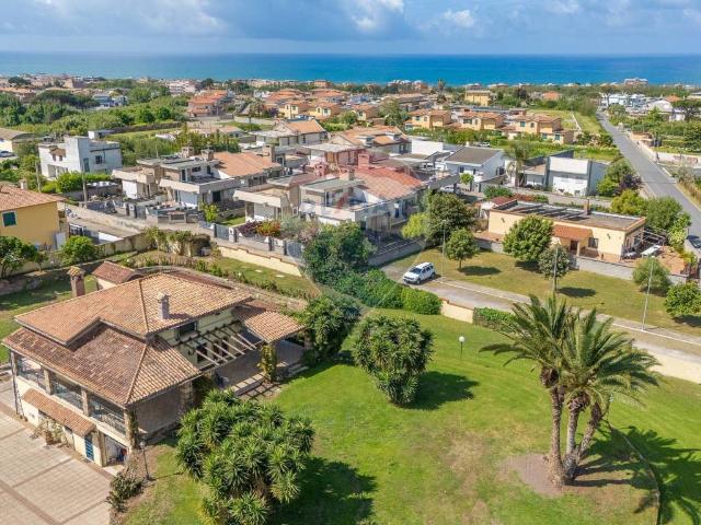Villa in vendita a Anzio RM