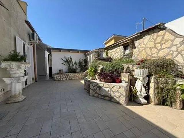 Villa in vendita a Anzio RM