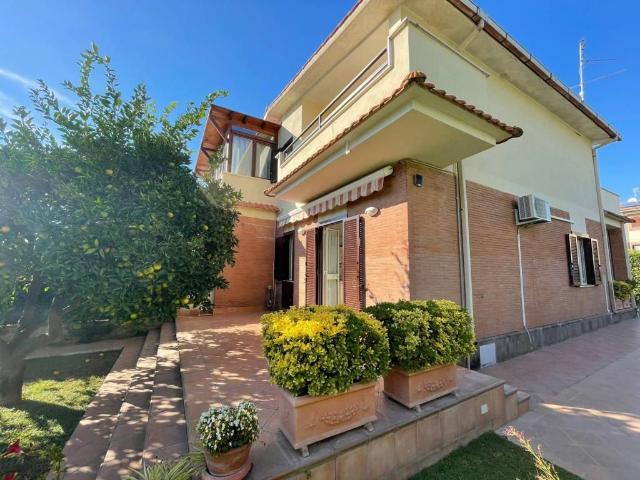 Villa in vendita a Anzio RM