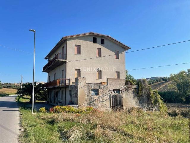 Villa in vendita a Ancarano TE