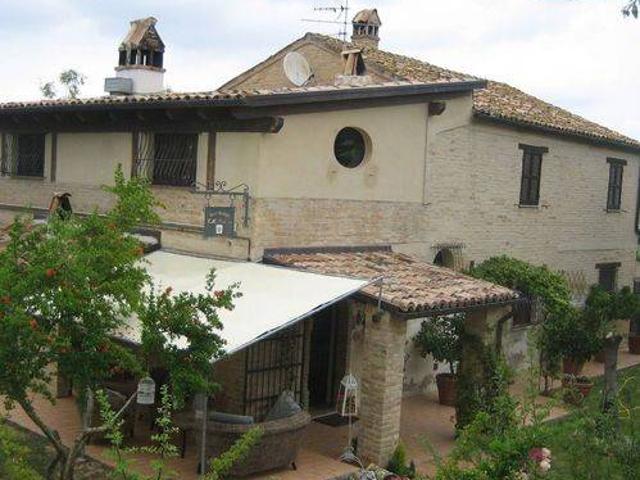 Villa in vendita a Ancarano TE