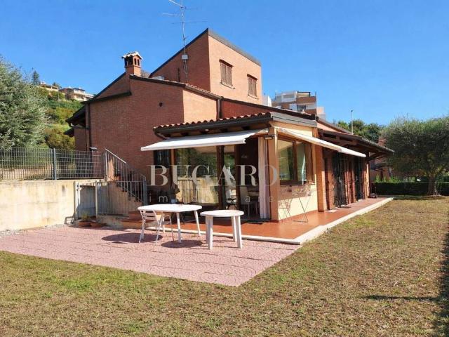 Villa in vendita a Ancona AN