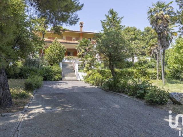 Villa in vendita a Ancona AN
