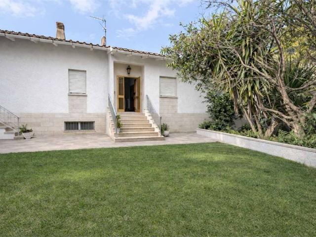 Villa in vendita a Ancona AN