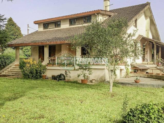 Villa in vendita a Anguillara Sabazia