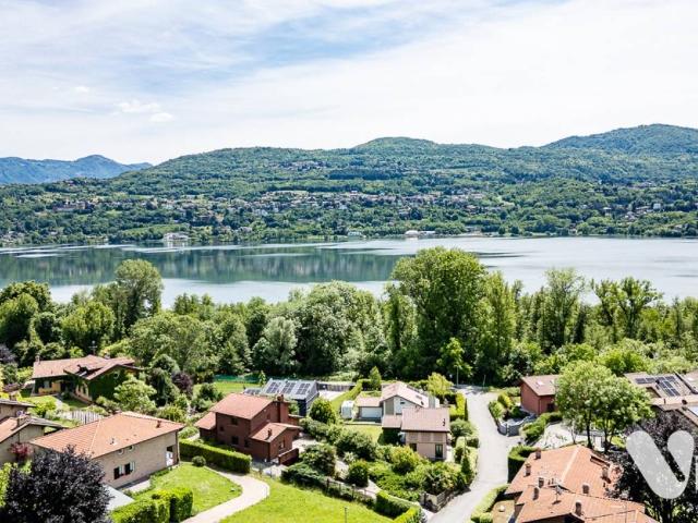 Villa in vendita a Annone di Brianza LC