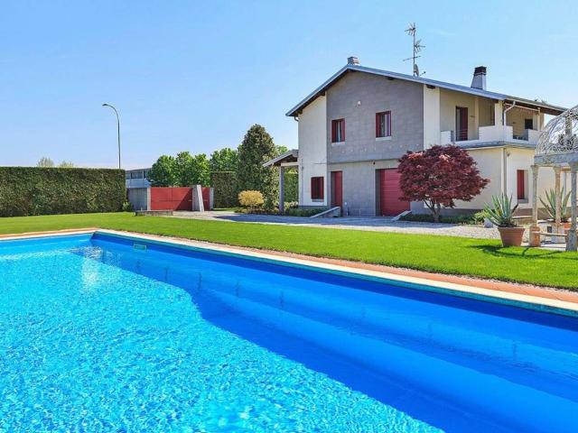 Villa in vendita a Abbiategrasso MI