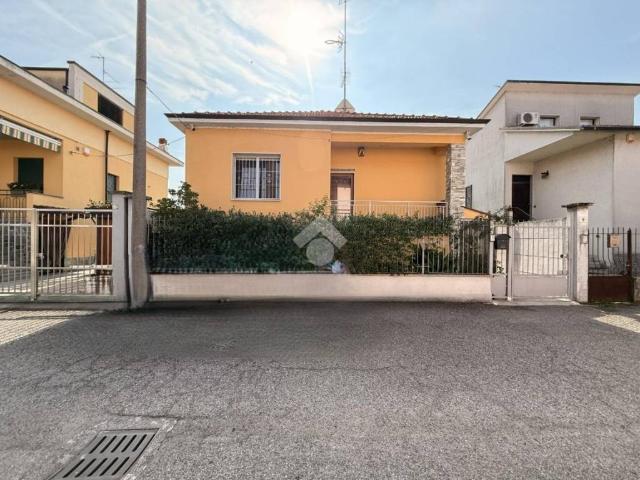 Villa in vendita a Abbiategrasso MI