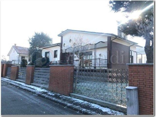 Villa in vendita a Abbiategrasso MI