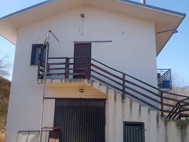 Villa in vendita a Abriola PZ
