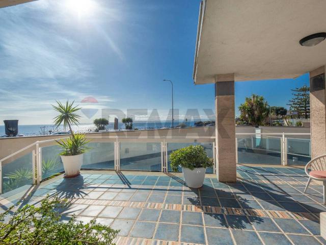 Villa in vendita a Aci Castello