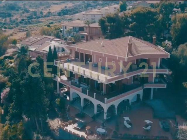 Villa in vendita a Aci Castello