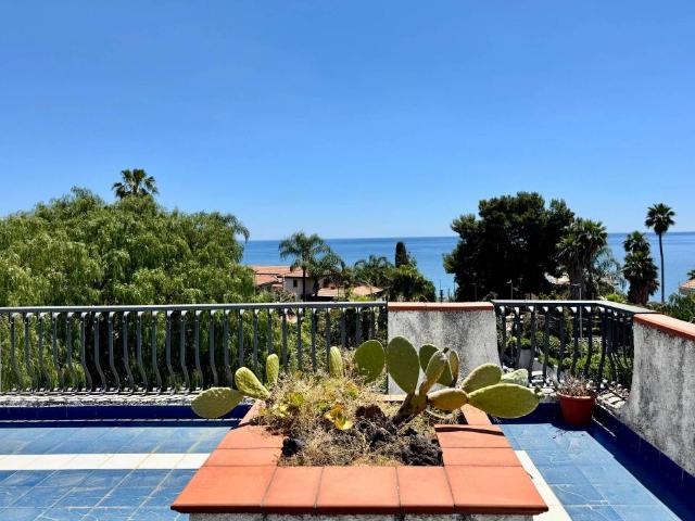 Villa in vendita a Aci Catena CT