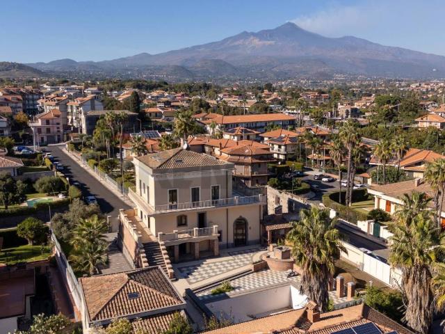 Villa in vendita a Aci Sant'Antonio CT