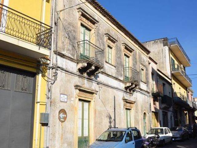 Villa in vendita a Aci Sant'Antonio CT