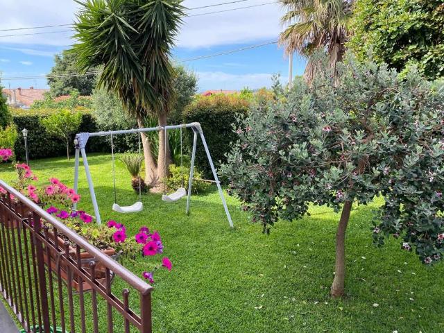 Villa in vendita a Aci Sant'Antonio CT