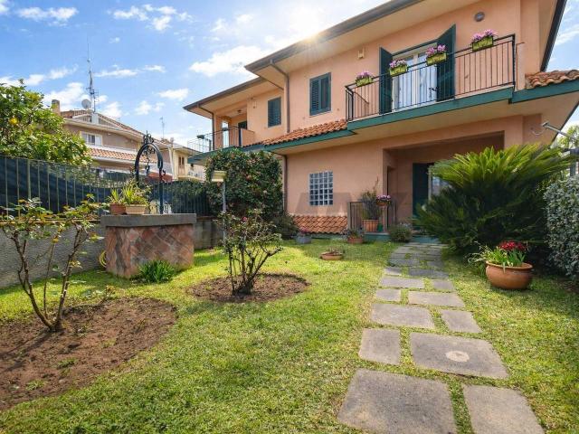 Villa in vendita a Aci Sant'Antonio