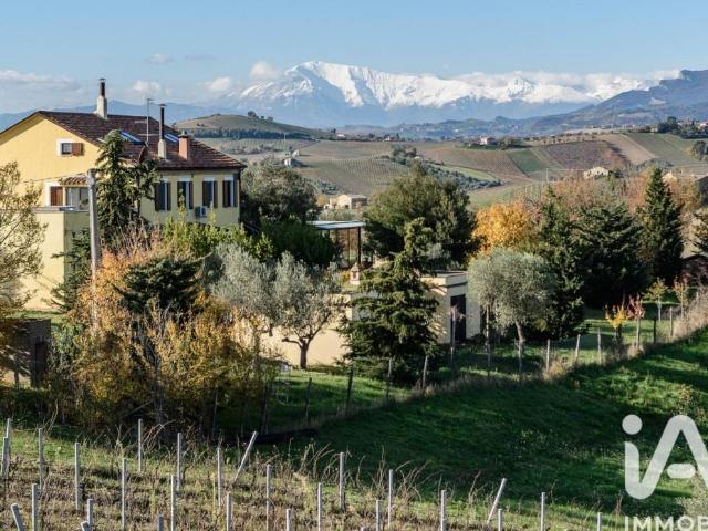 Villa in vendita a Acquaviva Picena AP