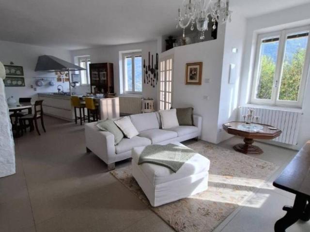 Villa in vendita a Adrara San Rocco BG