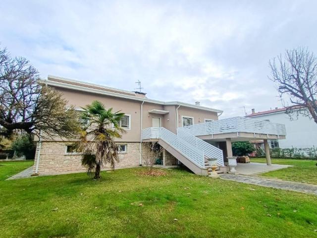 Villa in vendita a Adria RO