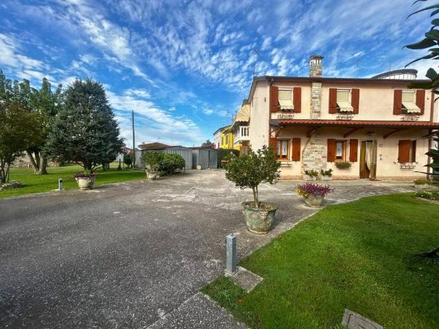 Villa in vendita a Adria RO