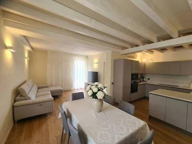 Villa in vendita a Adro BS