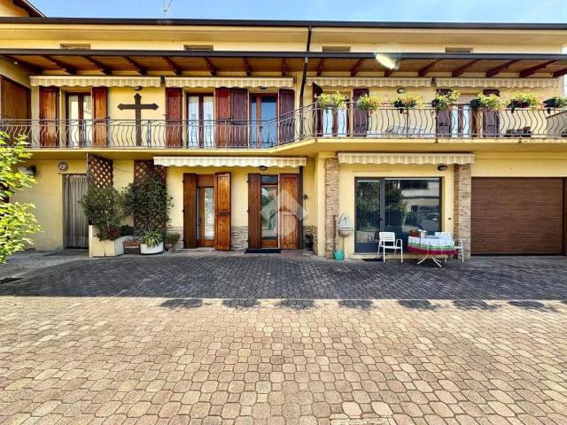 Villa in vendita a Adro BS