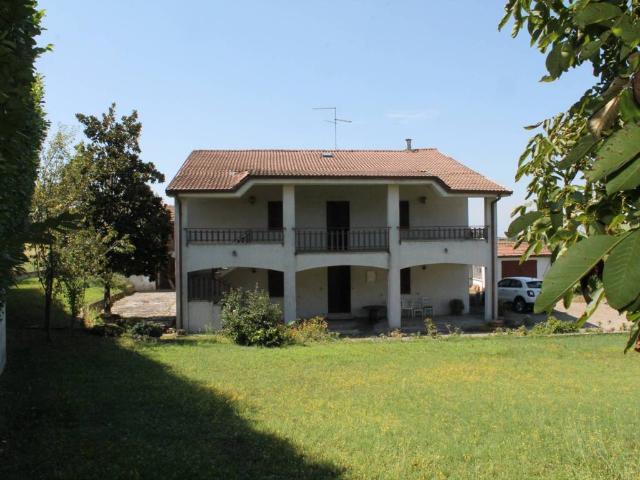Villa in vendita a Agazzano PC