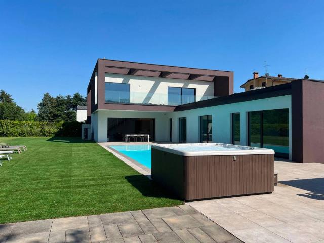 Villa in vendita a Agrate Brianza MB