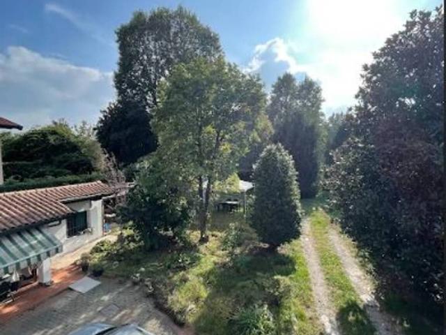 Villa in vendita a Agrate Conturbia NO