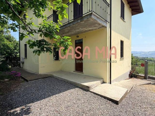 Villa in vendita a Alta Val Tidone PC